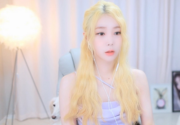 中文成人无字幕乱码精品区_BB1.5.44-第1张图片